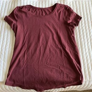 Women’s Lululemon shirt